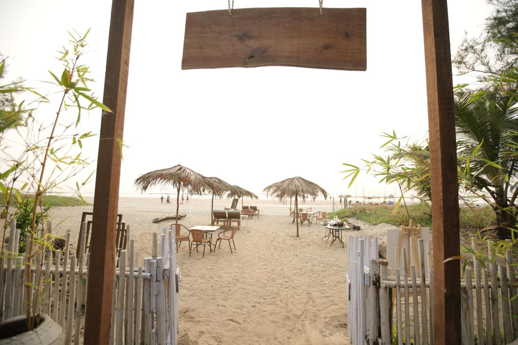 Hotel Pause By The Sea Morjim Exterior foto